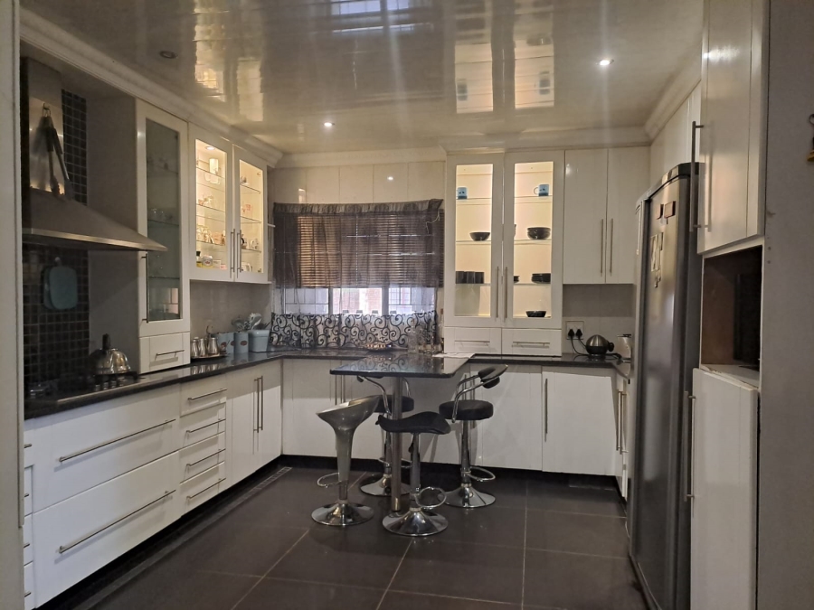 4 Bedroom Property for Sale in La Hoff North West